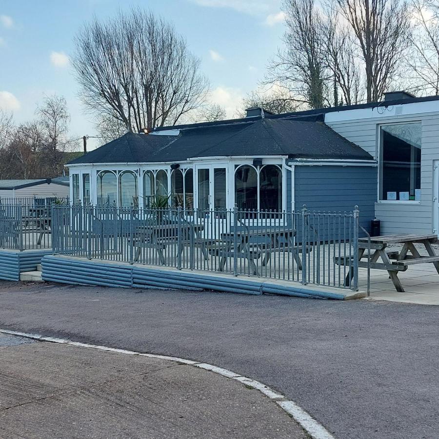 Warden Springs Caravan Park Ms16 Thornhill Road, Eastchurch,Me124Hf Sheerness Exterior foto